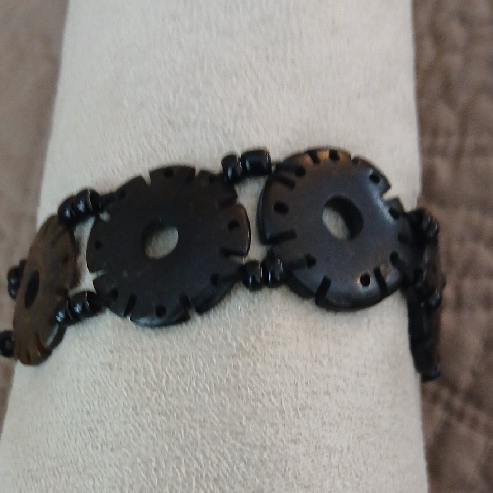 Elegant Black Circular Coconut Beaded Bracelet.